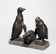 August Gaul. ”Drei Pinguine”. 1903/1911