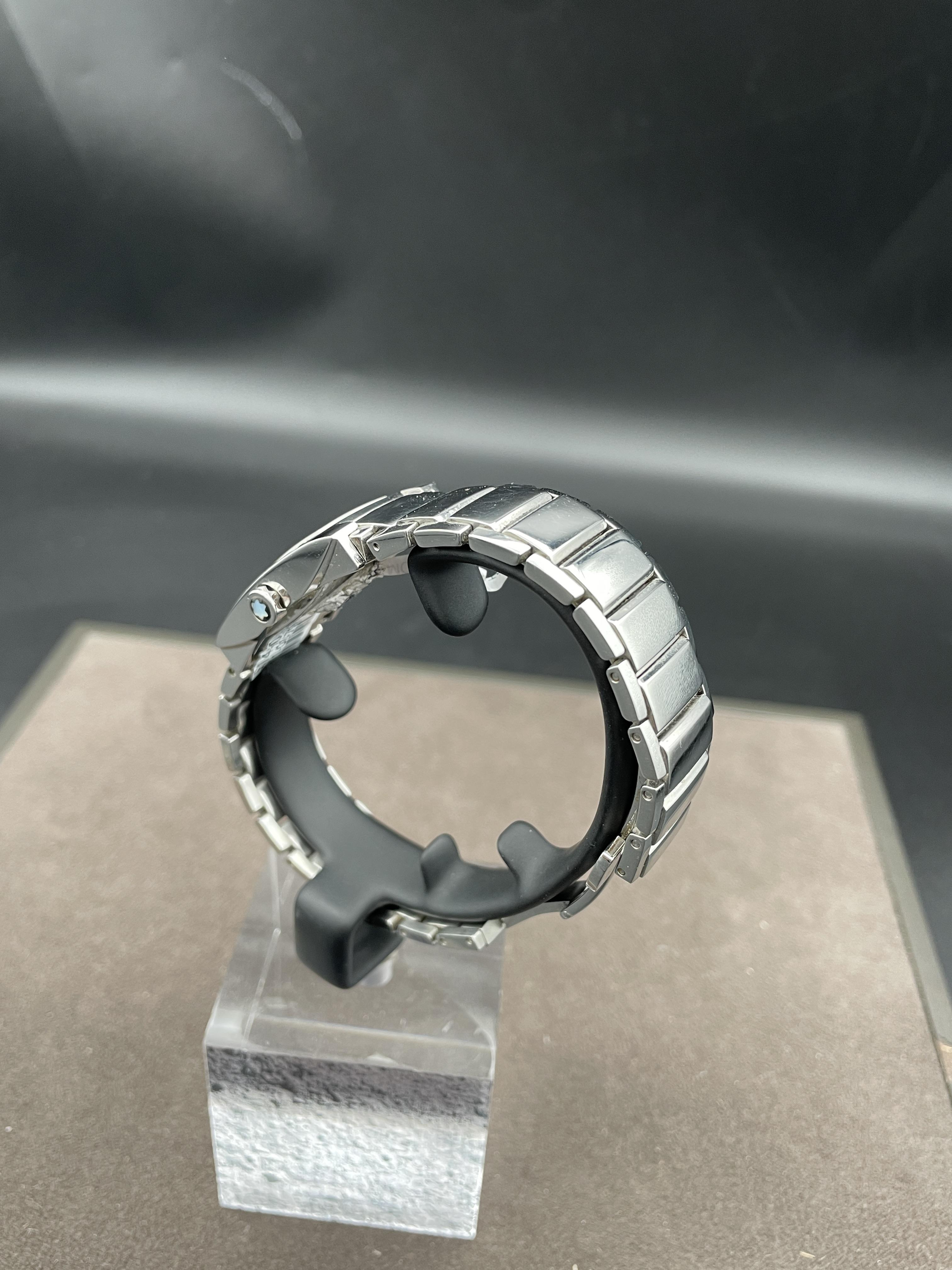 Montblanc Ladies Quartz. Ref. 7077 - Image 2 of 3