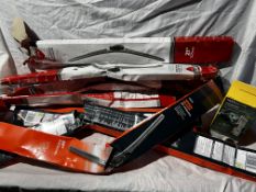 L1/B - Job Lot Car Part Accessories, including wiper blades & phone holder