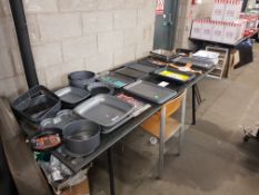 (17/9G) Approx 43x Mixed Cookware Items. To Include Baking Trays, Roasters, Cake Tins, Scovi...