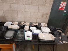 (18/9G) Approx 28x Mixed Cookware Items. To Include Roasting Dishes, Pie Dish, Casserole Dis...