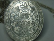 Sterling Silver Prince Charles & Lady Diana Pendant & Chain