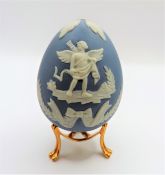 Franklin Mint Wedgwood Jasperware Style Decorative Egg