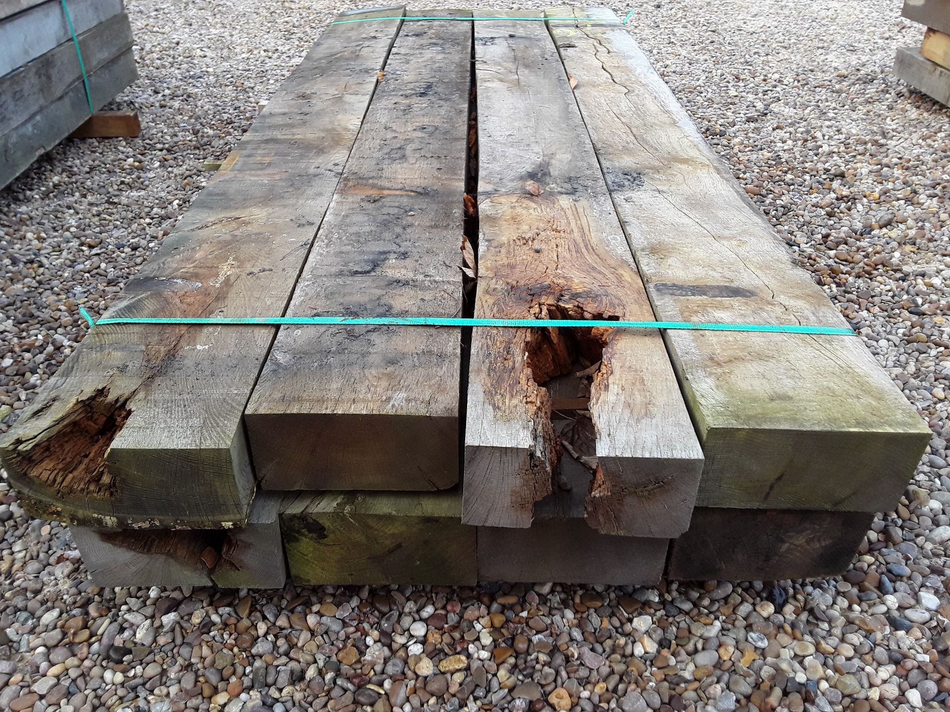 8x Hardwood Sawn Timber Rustic English Oak Sleepers - Image 4 of 5