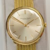 IWC / Schaffhausen - Gentlmen's Yellow Gold Wrist Watch