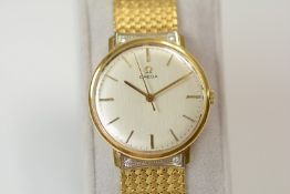 Omega / Vintage Diamond - All 18K - Gentlmen's Yellow Gold Wrist Watch