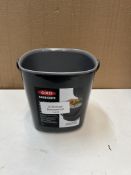 OXO Good Grips Food Bin. RRP £19.99 - Grade U