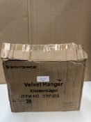 Songmics Pack of Velvet Hangers. RRP £23.5 - Grade U