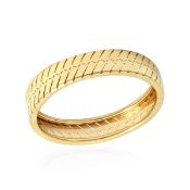New!! 9K Yellow Gold Herringbone Band Ring