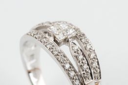 18kt White Gold Diamond Ring