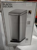 Black and decker soft close pedal bin 20L. RRP £49.99 - GRADE U