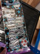 Box of party banners x 30
