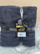 2 Extra super jumbo bath sheets. RRP £40 - GRADE A