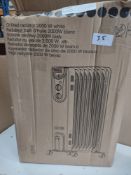 Oil filled radiator 2000w white. RRP £80 - GRADE U