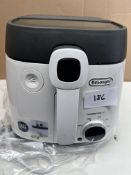 DeLonghi deep fat fryer. RRP £180 - GRADE U