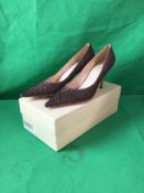 Ladies Shoes Size 39