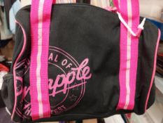 Pineapple bag with extra foldaway bag
