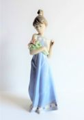 Lladro Figurine 'Spring Token' 5604 - Retired