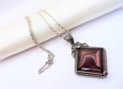 Vintage SUARTI Sterling Silver Red Agate Pendant Necklace With Gift Box