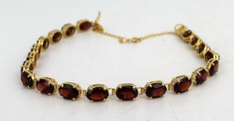Elegant Vintage Garnet 14ct Gold Bracelet