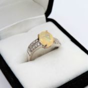 Sterling Silver 2.5ct Fire Opal & Topaz Ring New with Gift Pouch