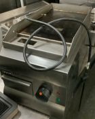 Title: Lincat Electric Hotplate GriddleDescription: Used, Tested Lincat Electric Hotplate Griddle.