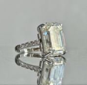 Beautiful 12.08CT Mossanite Ring With 18k Gold