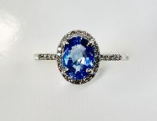 Beautiful 1.73CT Unheated Ceylon Cornflour Blue Sapphire Diamonds & 18k Gold