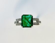 Beautiful Natural 2.64 CT Emerald Ring With Natural Diamonds & Platinum 950
