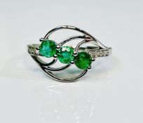 Beautiful Natural Emerald Ring With Natural Diamonds & Platinum 950