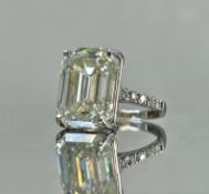 Beautiful 12.08CT Mossanite Ring With 18k Gold