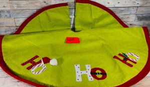 113cm Fabric Christmas Tree Skirt RRP £19.99
