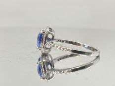 1.94 CT Ceylon Cornflour Blue Sapphire Diamonds & 18k Gold