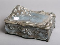 Große Deckeldose (Jugendstil, um 1900)