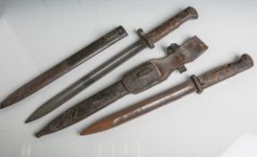 Paar deutsche Bajonette (20. Jahrhundert)
