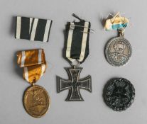 Konvolut von Orden und Ehrenzeichen (1. u. 2. WK)