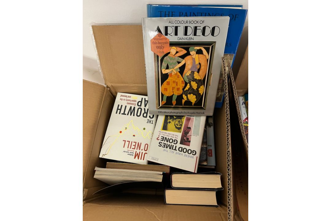 A selection of hard back books, mixed themes including Art and travel etc - Image 4 of 4