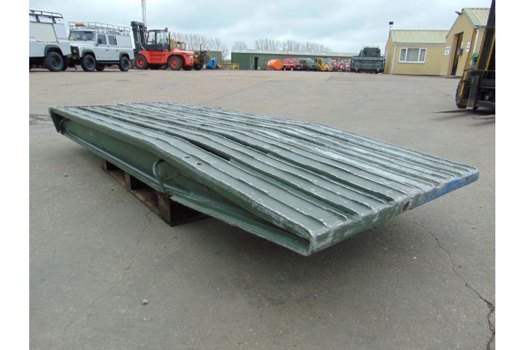 Pair of Very Heavy Duty Aluminium Clip on Vehicle Loading Ramps, 3 m long, 0.54 m wide - Image 2 of 6