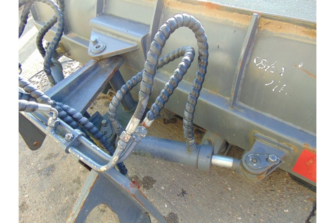 1.7m Hydraulic Snow Plough Blade for Telehandler, Forklift, Tractor Etc - Image 5 of 6