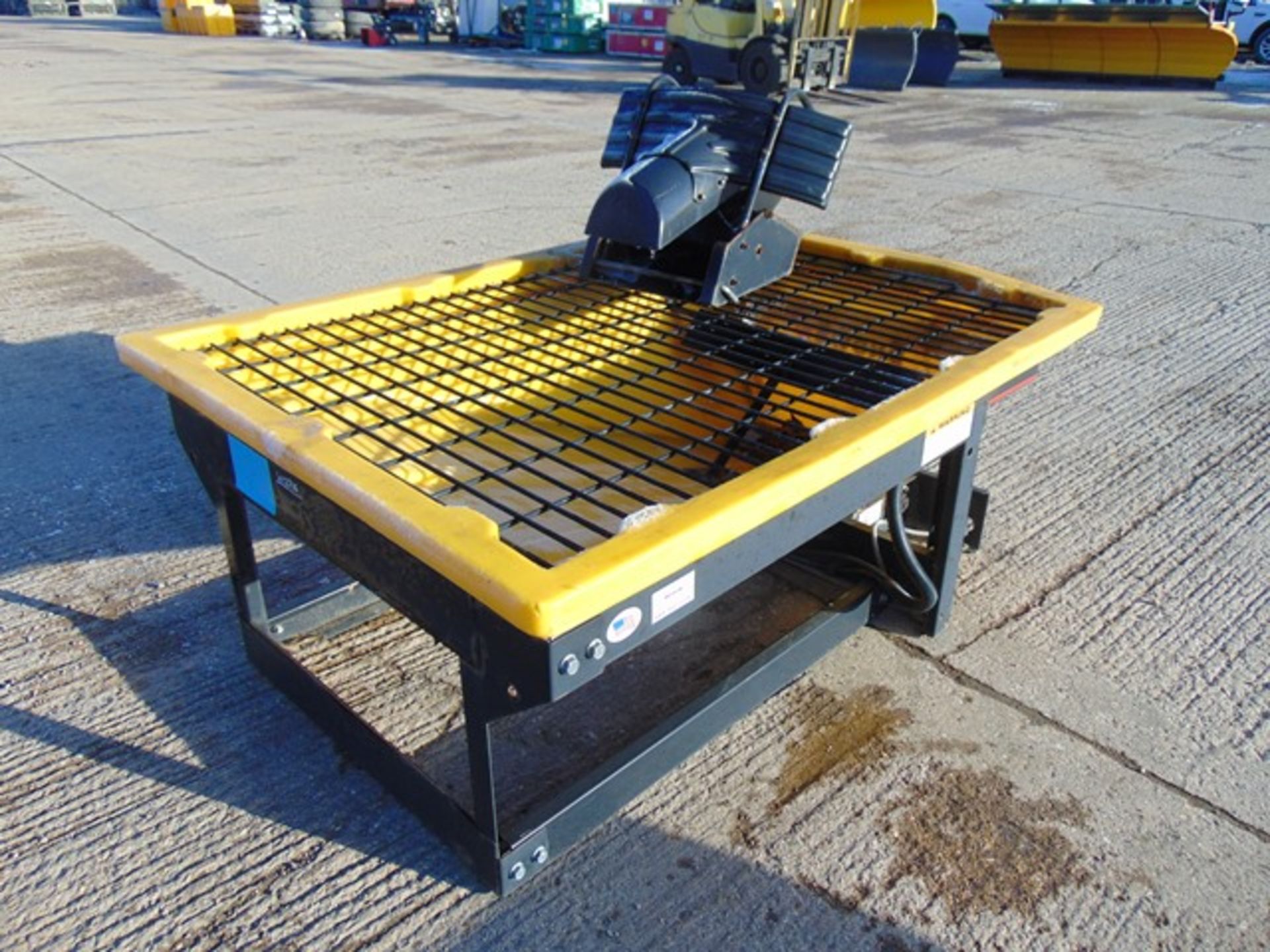 SnowEx Vee Pro 3000 Salt Spreader for pick up RTV Etc - Image 3 of 7
