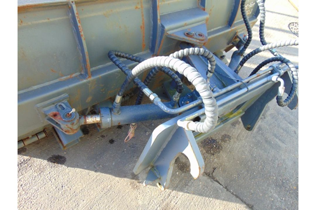 1.7m Hydraulic Snow Plough Blade for Telehandler, Forklift, Tractor Etc - Image 6 of 6