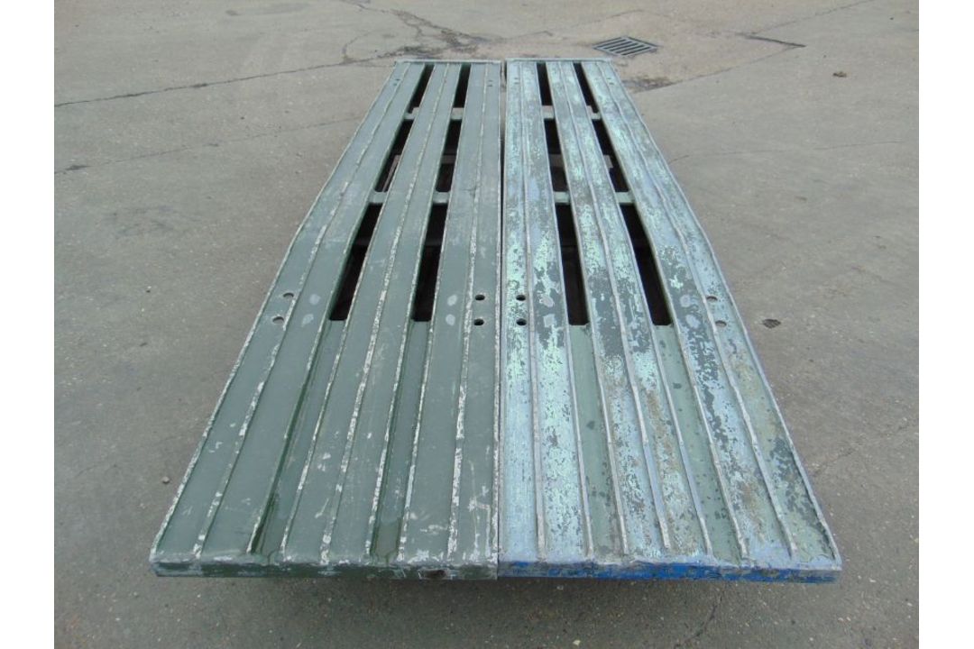Pair of Very Heavy Duty Aluminium Clip on Vehicle Loading Ramps, 3 m long, 0.54 m wide - Image 3 of 6