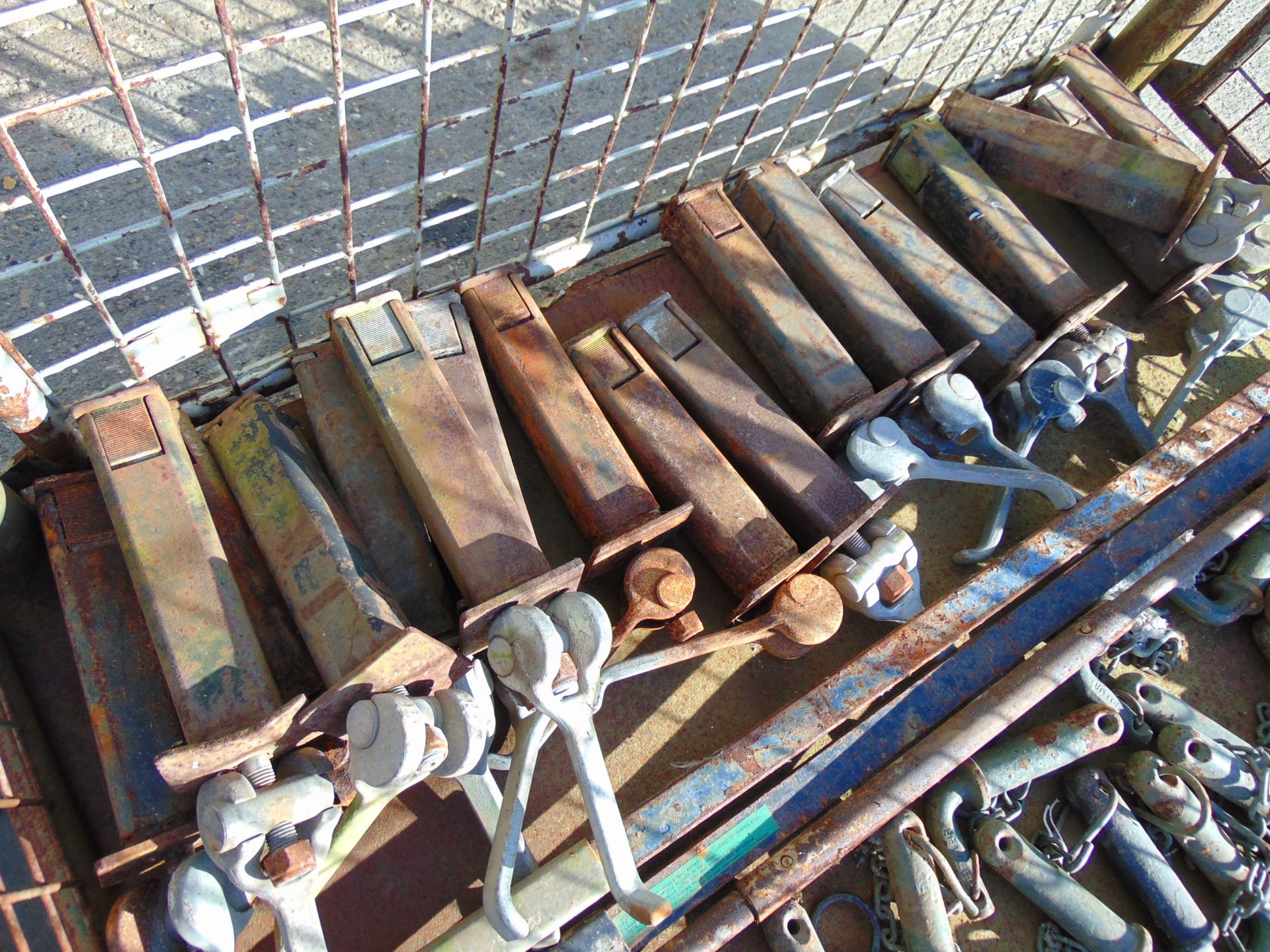 Jacking Legs, Bedford Tow Pins etc - Image 4 of 6