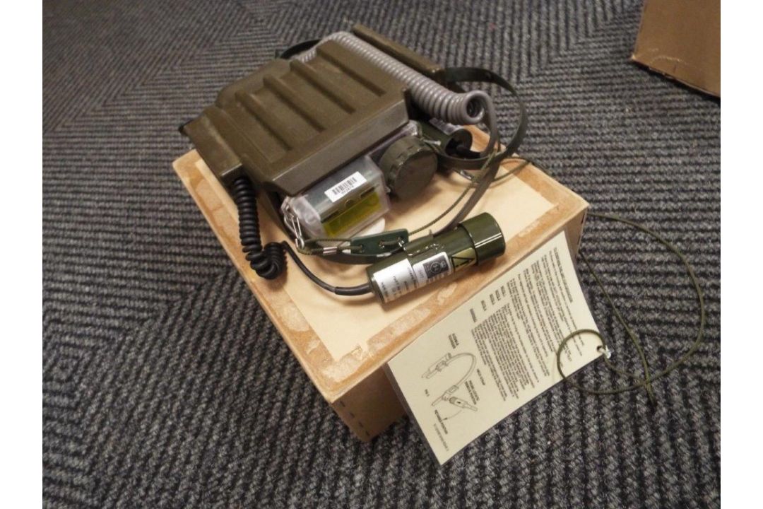 Qty 2 x Rare New and Unissued Siemens PDRM82D Portable Dose Rate Meters - Image 1 of 7