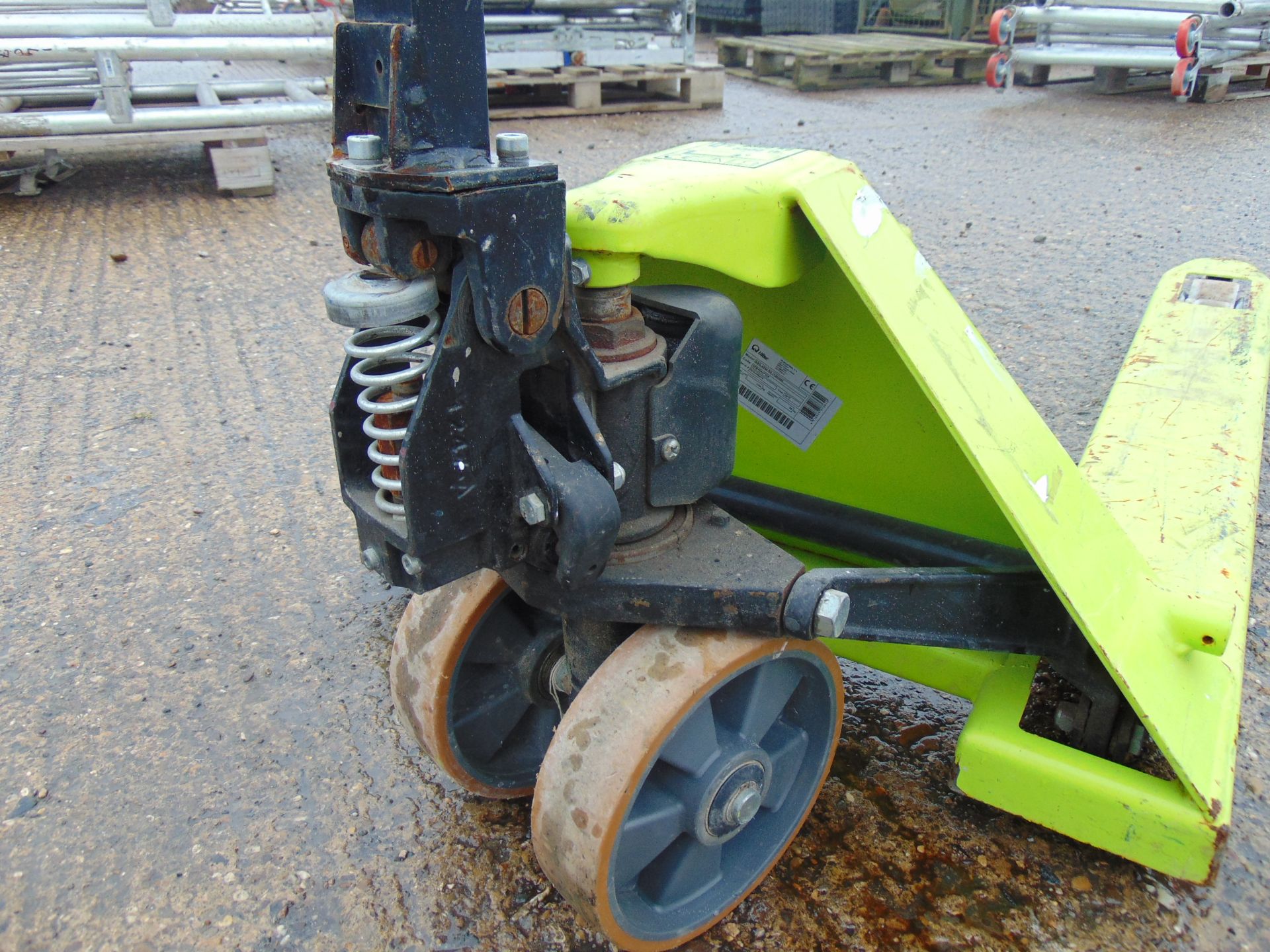 Pramac Lifter 2500Kg Pallet Truck - Image 4 of 5