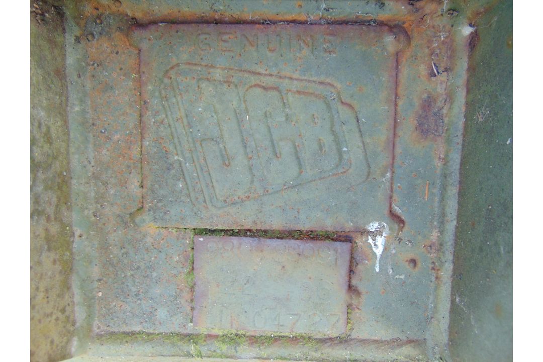 JCB 41cm Excavator Bucket 50mm Pin - Image 5 of 5