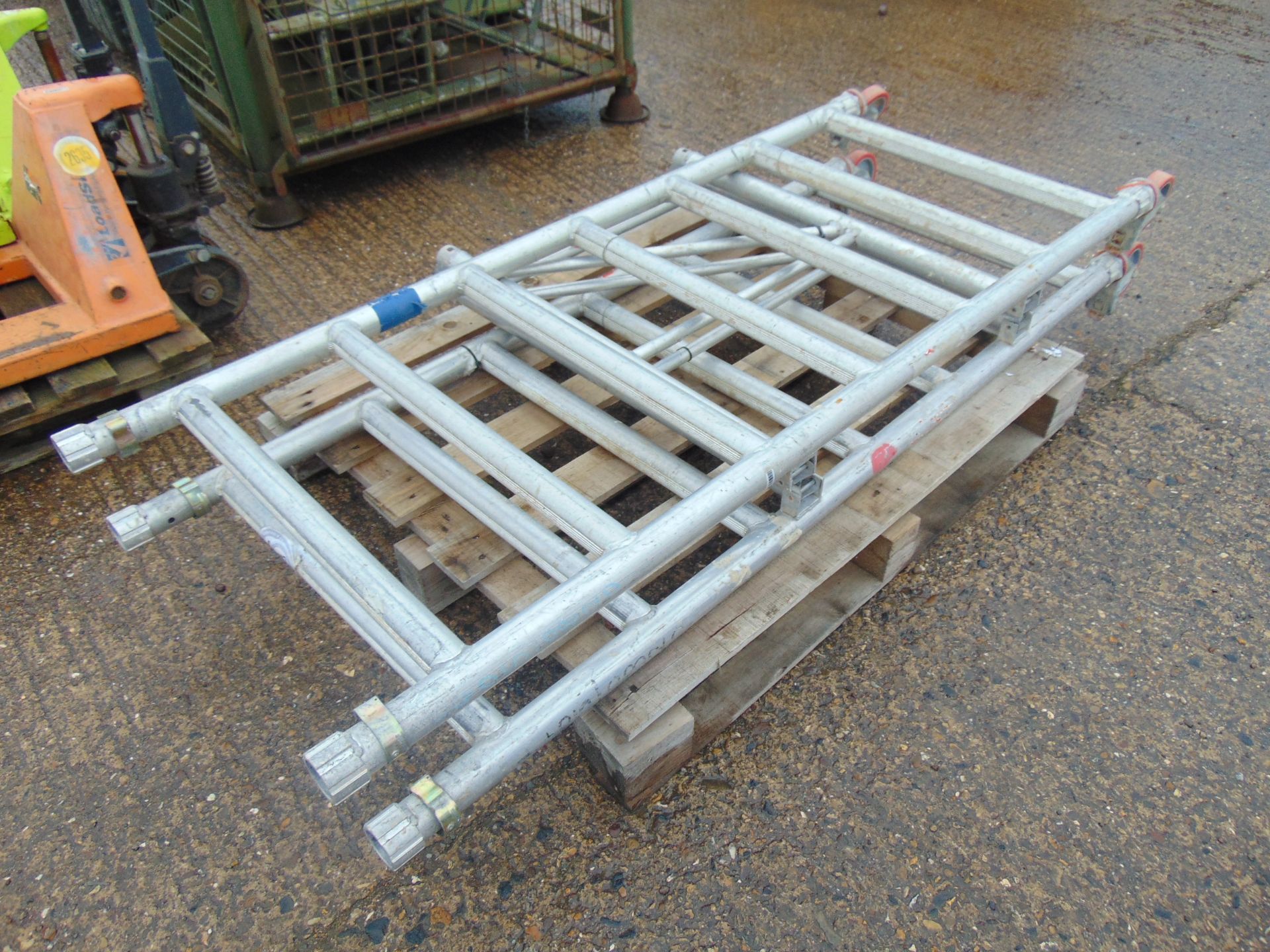 Aluminium Fold Out Scaffold Tower - Image 6 of 6