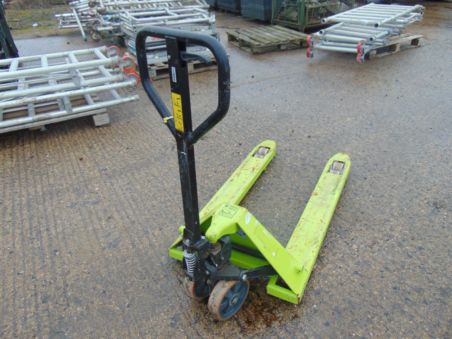 Pramac Lifter 2500Kg Pallet Truck - Image 3 of 5