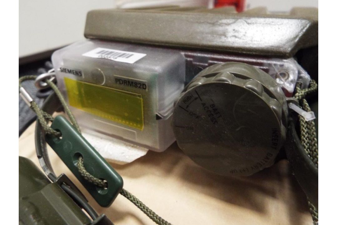 Qty 2 x Rare New and Unissued Siemens PDRM82D Portable Dose Rate Meters - Image 3 of 7