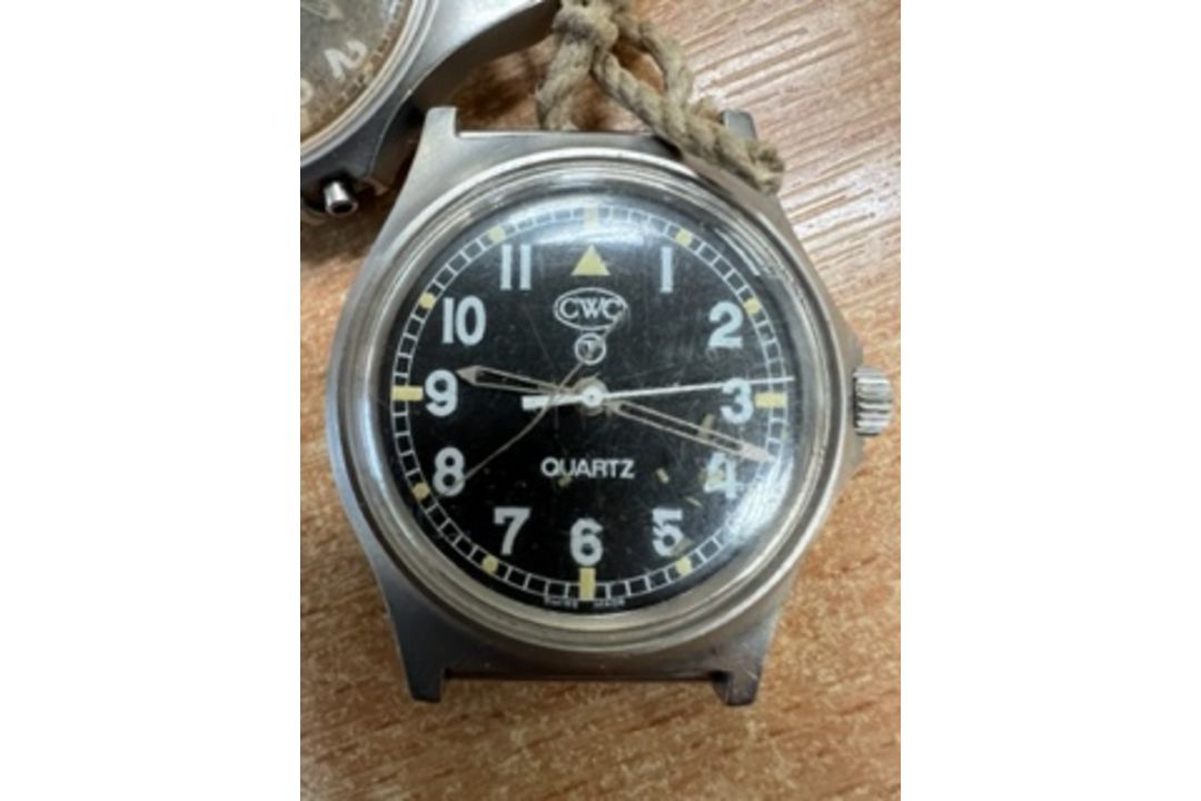 2X CWC W10 BRITISH ARMY SERVICE WATCHES NATO MARKS WATER RESISTANT TO 5ATM DATE 2005/2006 - Image 3 of 10